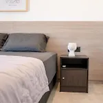 Stone And Sea Retreat Serenity- Modern Stone 別荘