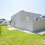 Stone And Sea Retreat Serenity- Modern Stone 別荘