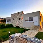 Hébergement de vacances Stone And Sea Retreat Serenity- Modern Stone *