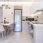 Semesterbostad Stone And Sea Retreat Serenity- Modern Stone *