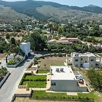 Stone And Sea Retreat Serenity- Modern Stone Semesterbostad